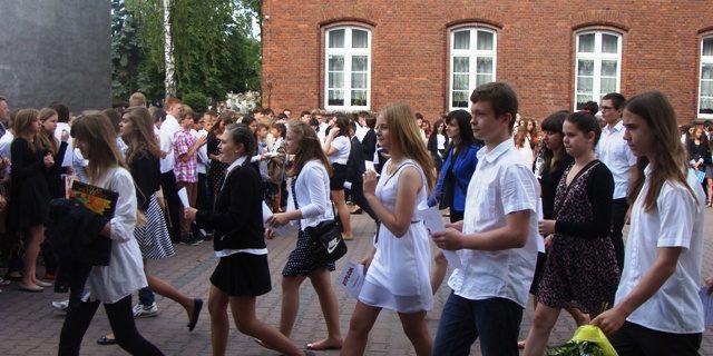 zakończenie roku klasI-II szczęśliwi i nagrodzeni