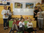 Uczniowie klas III d z SP 3 w Wąbrzeźnie - grupa, która wziela udział w konkursie literackim "Mała twórczość owocowo-warzywna”