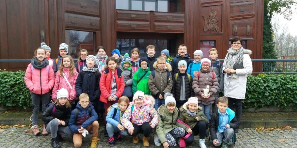 Uczniowie kl IV SP 3 w Teatrza Baj Pomorski (3)