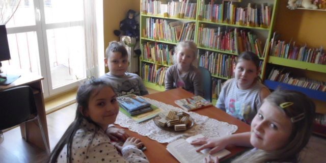 Rozmawiali o przyjaźni (5) – spotkania w bibliptece na ul. Tysiąclecia