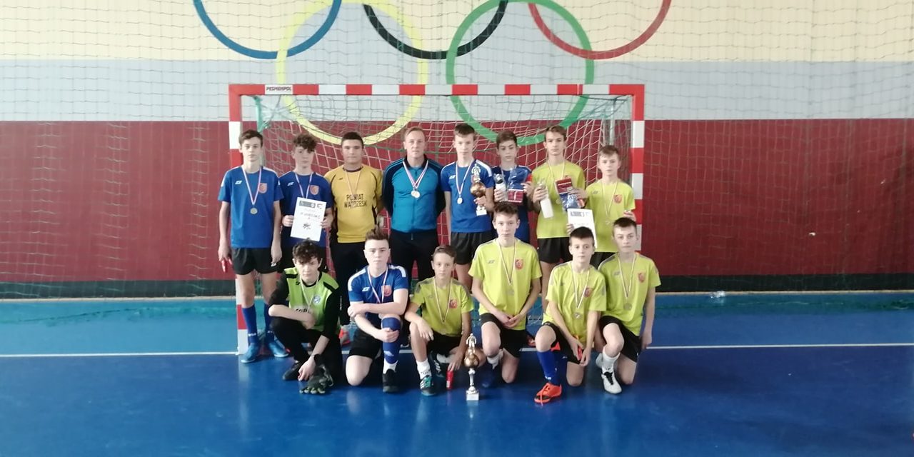 Wąbrzeźno.-Złoto-i-srebro-dla-zespołów-SP-3-Wąbrzeźno-w-Mikołajkowym-Turnieju-Halowej-Piłki-Nożnej-6.12.2029rKowalewo-Pomorskie