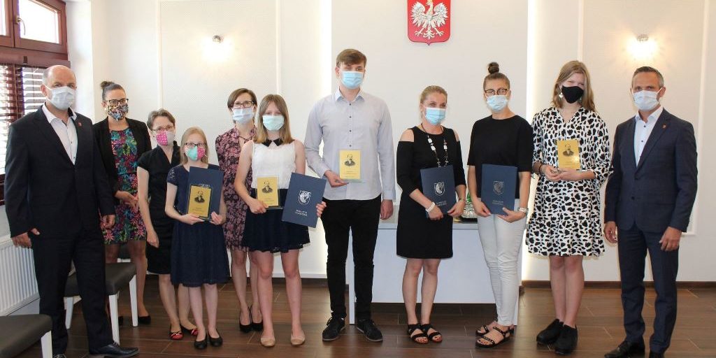 Wąbrzeźno. Burmistrz przyznał 4 uczniom szkół podstawowych Nagrodę Walthera Nernsta.18