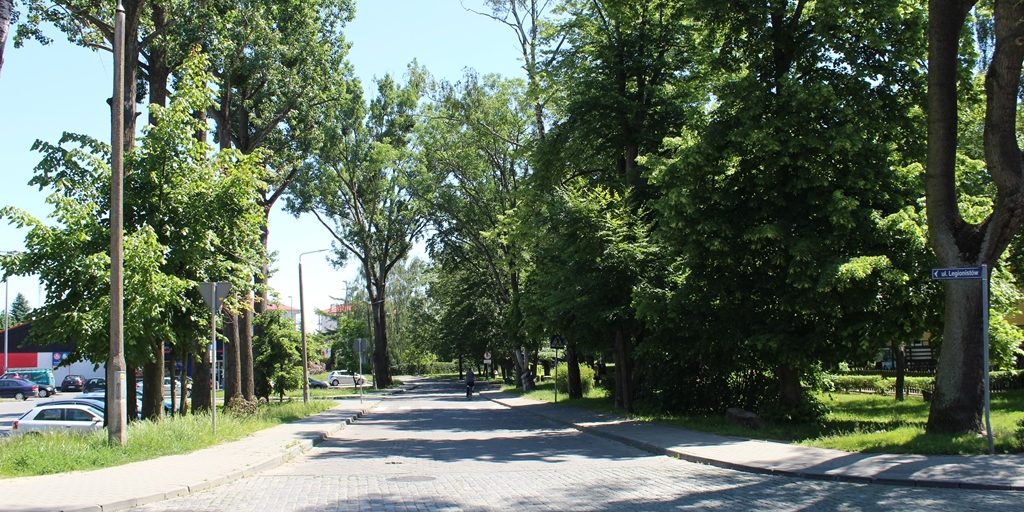Wąbrzeźno. Ulica Legionistów przed przebudową. Czerwiec 2020 roku 3