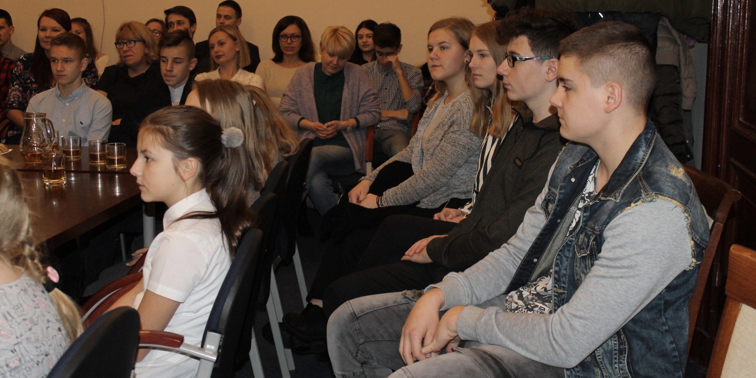 Spotkanie-w-sprawie-powołania-do-życia-młodzieżowej-rady-miasta-7-grudnia-2018-r-2-3088×1544 Zdjęcie spotkania powołania młodzieżowej rady miasta