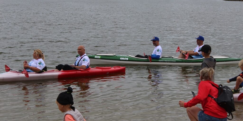 Zdjęcie spływu kajakowego