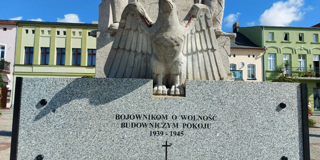 Wąbrzeźno – Pomnik Żołnierza Polskiego -po częściowej renowacji – sierpień 2021 roku 3 Zdjęcie Pomnika Żołnierza Polskiego