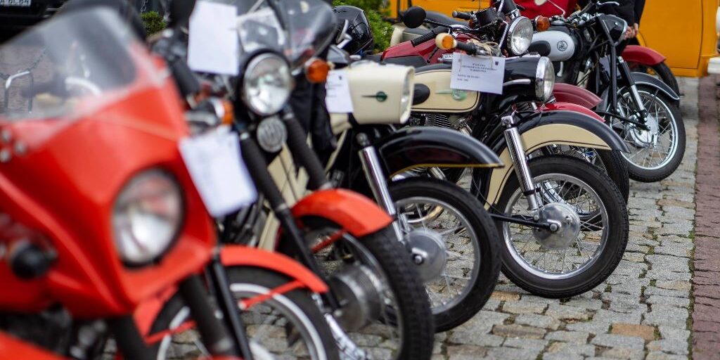 Wąbrzeźno. Wystawa Zabytkowych Motocykli – 21 sierpnia 2021 r (19) Zdjęcie zabytkowych motocyklii