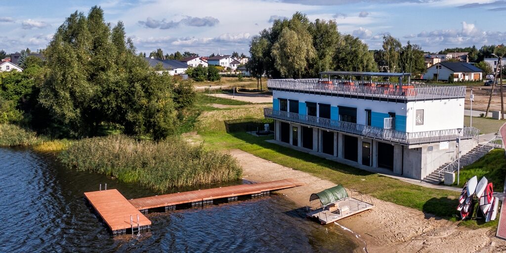 Zdjęcie przystani sportów wodnych w Wąbrzeźnie