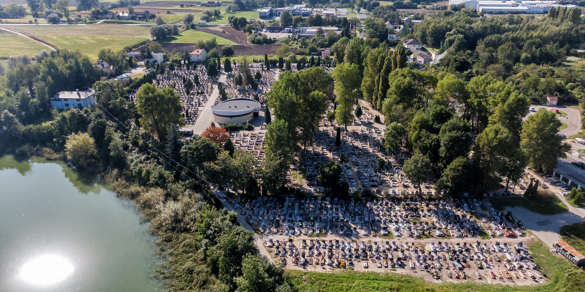Wąbrzeźno z drona – widok na nowy cmentarz