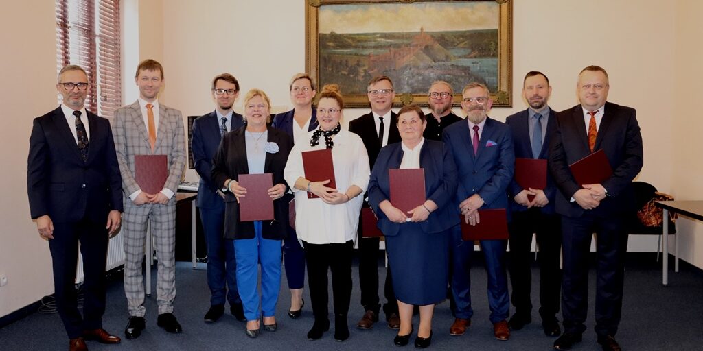 Wąbrzeźno -Miejska Komisja Wyborczya wręczyła zaświadczenia o wyborze na burmistrza i na radnych – 25.04.2024 r. 11